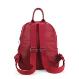 Mochila capitoneada color verde militar, confeccionada en nylon. Tiene apertura superior con cierre y tiradores metálicos, bolsillos internos, bolsillo frontal con cierre metálico, correa corta de mano y correas de galón regulables para colgar en la espalda.