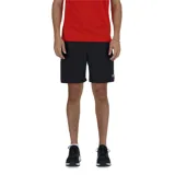 Short deportivo negro de New Balance, con cintura elástica ajustable con cordón, bolsillos laterales y logo estampado en la pierna izquierda.