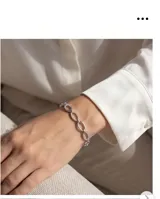 Pulsera de eslabones ovalados de plata italiana 925, con algunos eslabones pavimentados en circonias blancas brillantes.