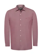 Camisa de manga larga color vino, confeccionada en Portugal con 85% algodón y 15% lana. Presenta cuello italiano, bolsillo en el pecho con logo bordado y calce regular.