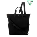Mochila Guess Eco Gemma Tote color negro, confeccionada con forro de nailon reciclado y ribete de PU. Cuenta con herrajes dorados brillantes, correas dobles ajustables para los hombros, una correa con asa superior, detalles del logotipo GUESS, cierres de cremallera y compartimentos internos.