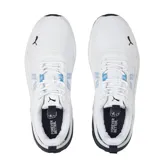 Championes Puma Anzarun 2.0 de diseño deportivo, color blanco con detalles en azul y negro. Presentan una parte superior de malla transpirable con refuerzos sintéticos, logo de la marca en el lateral y una suela con amortiguación reforzada en el talón.