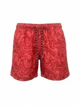 Short de baño rojo con estampado abstracto efecto marmolado, cintura elástica con cordón ajustable en color negro y blanco.
