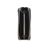 Billetera negra de cuero sintético con cierre perimetral y aplique metálico dorado con el logo "XL Extra Large". Posee múltiples compartimentos internos para tarjetas y billetes.