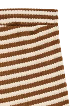 Short de tiro alto con cintura elastizada y calce regular, confeccionado en tejido de punto con estructura a rayas horizontales marrones y beige.