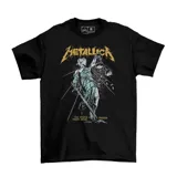 Remera negra de algodón con estampa frontal de la banda Metallica, presentando la icónica imagen de la balanza de la justicia.