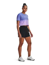 Short deportivo de entrenamiento Under Armour, color negro, con cintura elástica y bajo curvado. Cuenta con bolsillos laterales y tejido elástico en cuatro direcciones.