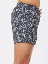 Short de baño Rusty de color gris oscuro, con estampado de flores blancas y cordón ajustable en la cintura.
