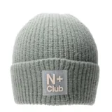Gorro tipo beanie tejido en punto acanalado, color azul petróleo, con vuelta en el borde y parche rectangular frontal con el logo N+ Club.