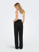 Pantalón sastrero negro de tiro alto con diseño de corte recto y trabillas para cinturón.