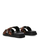 Sandalias planas Miss Carol Brava con diseño tipo slide, doble tira ancha de pelo sintético con estampado animal print de leopardo, hebillas metálicas doradas y suela negra con plataforma baja.