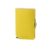 Billetera tipo tarjetero de cuero negro con caja de aluminio interna y sistema de deslizamiento para tarjetas. Cuenta con cierre mediante broche a presión.