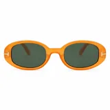 Lentes de sol con armazón ovalado de carey y micas marrones, con detalle metálico dorado en las esquinas y patillas.