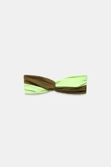 Top bikini bandeau combinado en tonos marrón y verde menta, con diseño strapless, nudo frontal y cierre posterior con lazada.