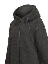 Campera de polar con diseño acolchado en rombos, color verde oscuro. Cuenta con cierre frontal, capucha con cordones ajustables y detalles en cuero en los bolsillos y terminaciones.