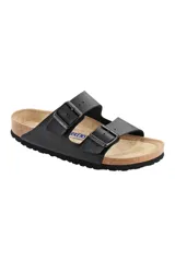 Sandalias Birkenstock Arizona con plantilla anatómica de corcho y látex, capellada de cuero sintético Birko-Flor® negro, forro de gamuza y suela de EVA.