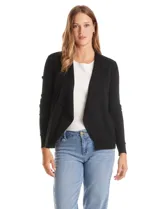 Cardigan de tejido liviano en color beige, con frente abierto y solapas tipo cascada. Presenta mangas largas entalladas con puños de rib y detalle de botones en la espalda.