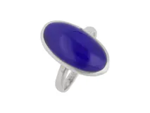 Anillo de plata 925 con piedra lapislázuli ovalada.