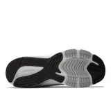 Championes New Balance MADE in USA 990v6, color gris con detalles en blanco y negro. Fabricados con materiales premium como gamuza, cuero y malla. Cuentan con tecnología FuelCell y ENCAP para mayor comodidad y amortiguación.