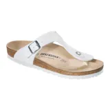 Sandalia tipo ojota Birkenstock modelo Gizeh, color blanco, con tira ajustable con hebilla metálica y plantilla anatómica de corcho y látex.