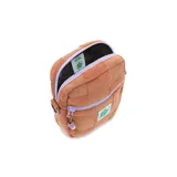 Bandolera Vans x Emma Mulholland on Holiday, con estampado damero en felpa color marrón y beige, bolsillo exterior con cremallera, correa ajustable, herrajes metálicos y tiradores de cremallera con cuentas.