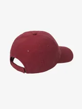 Gorra tipo baseball de Carhartt, confeccionada en lona de algodón color bordó, con parche rectangular con el logo de la marca en el frente.