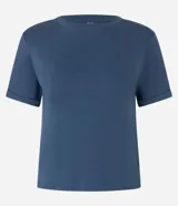 Blusa básica de cuello redondo y manga corta con detalle de dobladillo, confeccionada en tejido de viscosa con elastano.