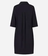 Vestido corto negro de viscosa con cuello solapa y mangas 3/4.