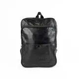 Mochila de cuero negro, de diseño rectangular, con múltiples compartimentos con cierre frontal y asa superior.