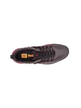 Sneaker Cat modelo Crail Sport Low, color gris con detalles en rojo. Confeccionado en nobuk engrasado y malla, cuenta con entresuela de EVA y suela de goma para mayor tracción.