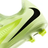 Championes de fútbol Nike Phantom 6 Low Academy, con diseño de corte bajo en color celeste y detalles en rojo y negro. Presentan una estructura texturizada para un mejor control del balón y suela con tapones para tracción en césped.