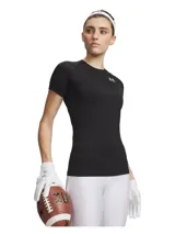 Remera de compresión Under Armour HeatGear de manga corta y color negro, con cuello redondo y ajuste ceñido al cuerpo. Cuenta con el logo de la marca estampado en el pecho en color blanco.