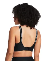 Top deportivo Under Armour Infinity High 2.0 negro de alta sujeción, con tirantes ajustables estampados con el logo de la marca y banda elástica inferior con el emblema. Incluye acolchado moldeado y panel de malla frontal.