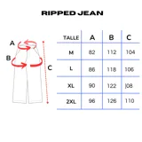 Jean de corte ancho y holgado, color negro lavado con efecto desgastado y roturas visibles en la parte delantera de las piernas. Presenta cinco bolsillos.