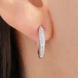 Aros argolla plateados con incrustaciones de strass.