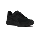 Championes deportivos Diadora modelo Eagle 8, completamente negros, con capellada de malla transpirable y detalles sintéticos. Suela de goma gruesa.