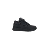 Championes Amiri MA-1 Low-Top de color negro, con diseño robusto de inspiración skate, cordones gruesos y detalles de la marca en relieve en el lateral y la suela.