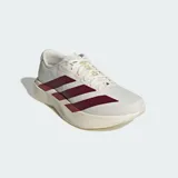 Championes de running Adidas Adizero Evo SL, color blanco con las icónicas tres tiras en color bordó. Presentan una mediasuela LightstrikePro superligera para una amortiguación dinámica y suela de caucho para mayor tracción.