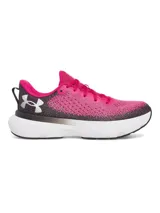 Championes de running Under Armour modelo Infinite, con parte superior de tejido de punto en degradado de fucsia a negro. Presenta entresuela blanca con tecnología de amortiguación HOVR y logo de la marca en el talón.