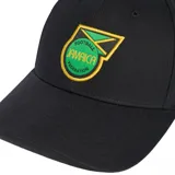 Gorra Adidas de la Federación de Fútbol de Jamaica, modelo color negro con visera curva, bordado frontal del escudo oficial en tonos verde y amarillo, y pequeño logo lateral tricolor.