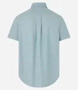 Camisa de hombre de manga corta confeccionada en mezcla de lino y algodón. Presenta un calce comfort, cuello camisero, cierre frontal con botones y un bolsillo en el pecho. Marca Marfinno.