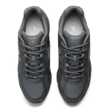 Championes New Balance 740 unisex, color gris oscuro con detalles en negro y logo "N" en plateado.