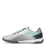 Championes de fútbol Topper Stingray III Mach, plateados con detalles en gris y celeste. Ideales para fútbol 5 y césped artificial.