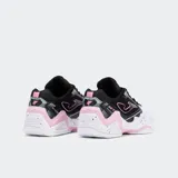 Championes de tenis Joma modelo Set Lady 25, diseñados para jugadoras de nivel intermedio. Presentan una combinación de colores blanco, negro y rosa, con detalles en celeste. Confeccionados con malla transpirable VTS, refuerzos termosellados SPORTECH y PROTECTION, mediasuela de phylon con tecnología STABILIS para mayor estabilidad y suela de caucho DURABILITY apta para todo tipo de pistas.