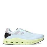 Championes deportivos unisex con diseño moderno, capellada de malla blanca y refuerzos en tono verde agua. Presentan una mediasuela voluminosa de color celeste con orificios laterales para mayor amortiguación y suela negra.