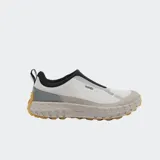 Championes de trail running Norda modelo 003, diseño sin cordones con capellada de material Bio-Dyneema elástico. Presenta una combinación de colores gris, blanco y negro con entresuela robusta de diseño técnico y suela Vibram de alto agarre.