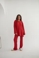 Conjunto de pantalón y blusa color beige, de punto morley.