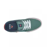 Championes de skate Emerica modelo Cadence, color verde con detalles en azul marino, blanco y rojo. Confeccionados en lona resistente, cuentan con suela de goma blanca con una línea roja decorativa y cierre de cordones.