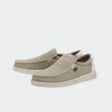 Zapatos Hey Dude Mikka Braided color marrón con capellada trenzada y suela beige.