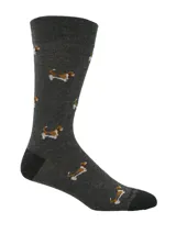 Medias de largo medio color gris oscuro con estampado de perros Basset Hound. Presentan puntera y talón reforzados en un tono gris más oscuro.